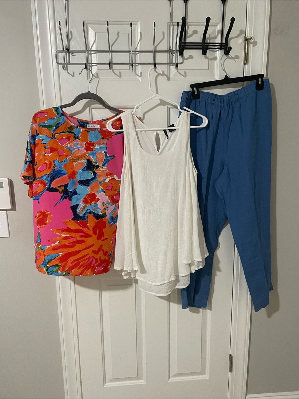 Bright Floral Pink Top, White Sleeveless Layered Tank, Blue linen Pants Set lg